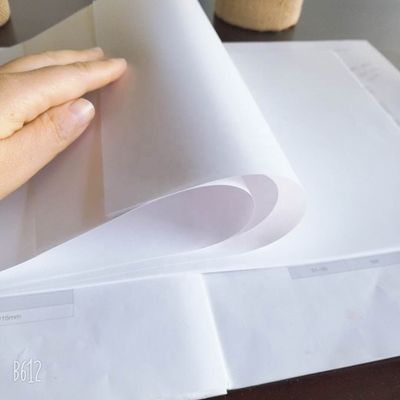45% 표면 화려성 A4 쥬ンボ 롤 종이 주문을 받아서 사용자 정의