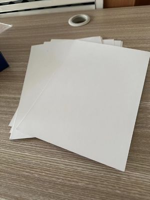인쇄 및 포장용 250-350gsm C2S/High Bulk Art Card