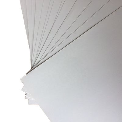 카오리나이트 코팅 250-400gsm C2S/출판 및 포장용 높은 대용량 아트 카드
