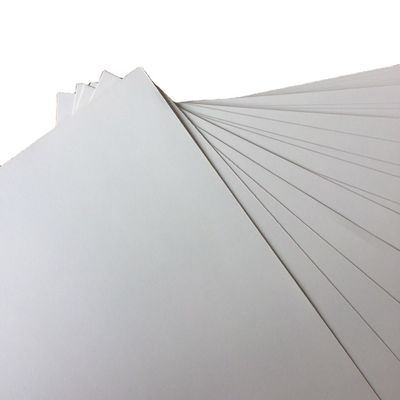 PE 코팅 250-350gsm C2S/ GC2/ 인쇄 및 포장용 고량 아트 카드 종이 롤
