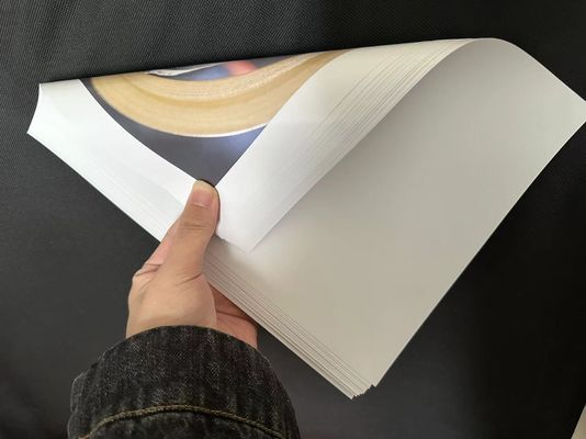 뜨거운 스탬핑 표면 끝 코팅 된 종이 빛나는 90gsm-300gsm 고 빛나는 예술 종이
